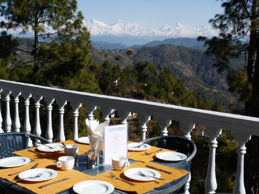 Ayurvaid Kalmatia Otel Almora Dış mekan fotoğraf